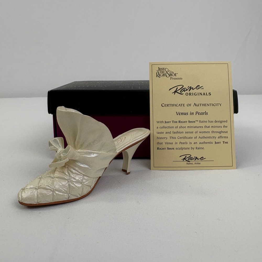 Vintage Just The Right Shoe By Raine Venus in Pearls 25099 1999 Box COA
